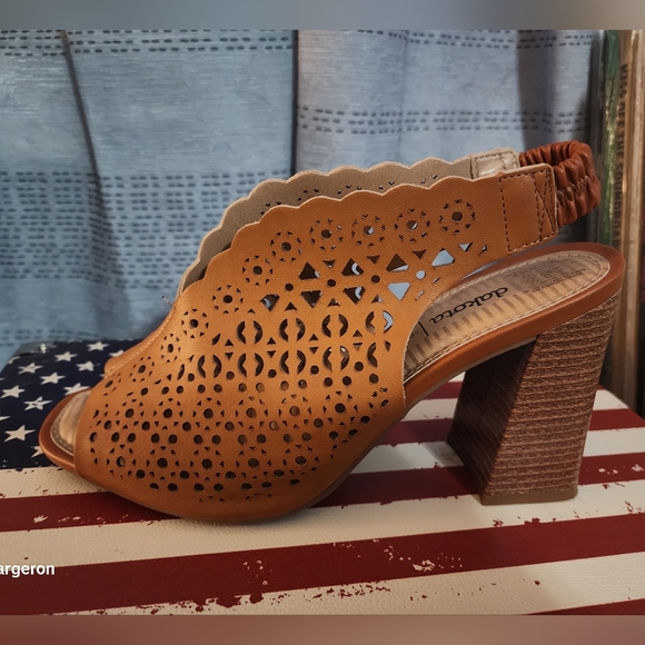 Leather Dakota heels - Picture 6 of 14